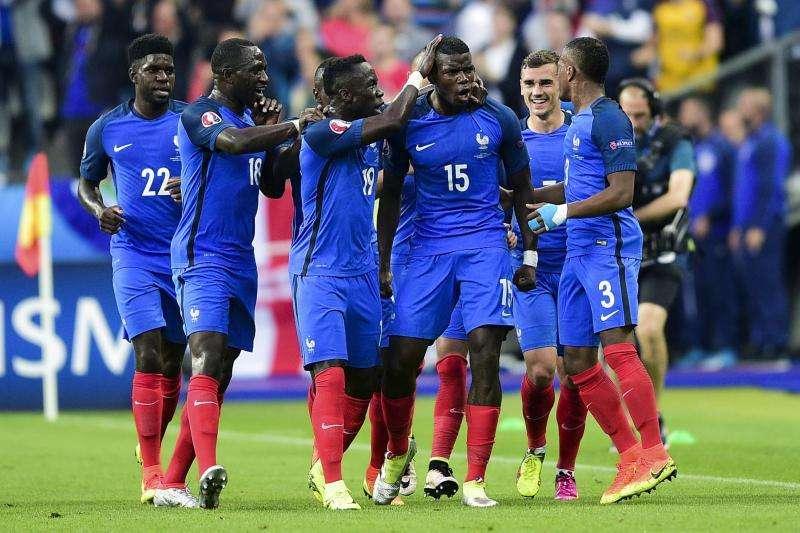 Francia, tre gol per eguagliare un record storico