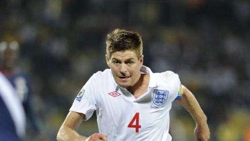 Inghilterra, Gerrard difende Rooney: "Troppe aspettative su di lui"
