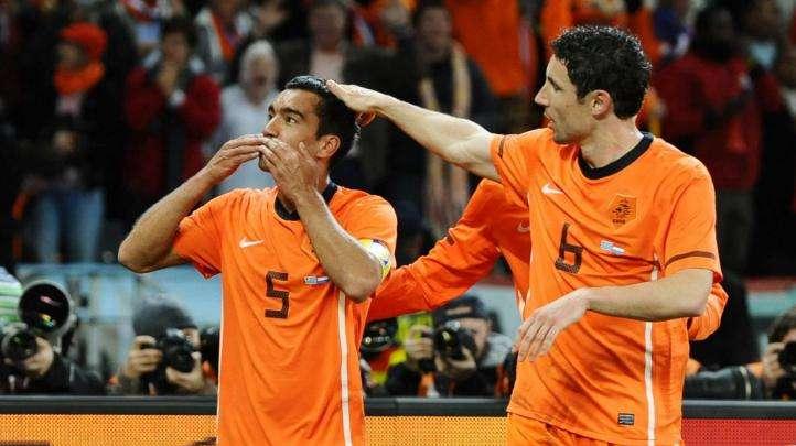 Olanda, van Bommel lascia...per il momento