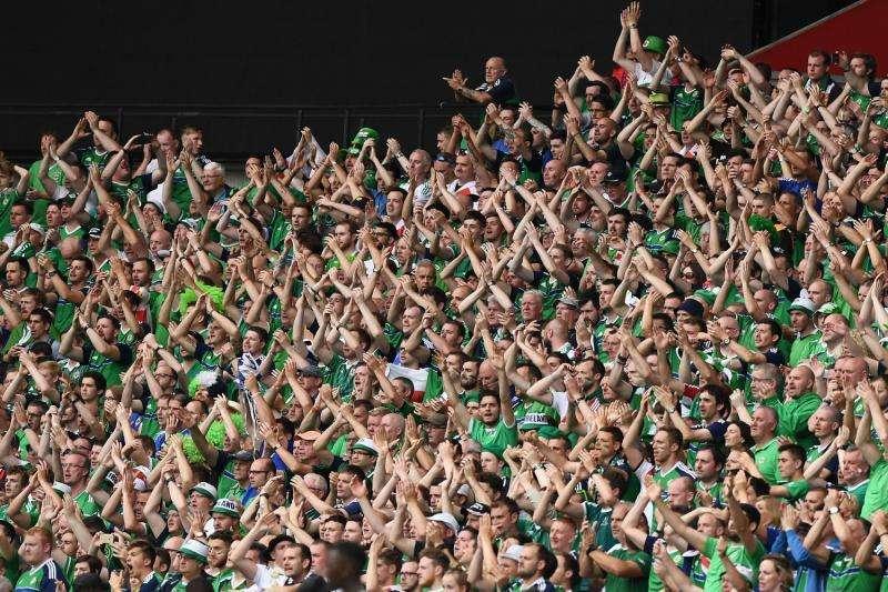 Irlanda del Nord, lo stakanovista McGinn già in campo con il club