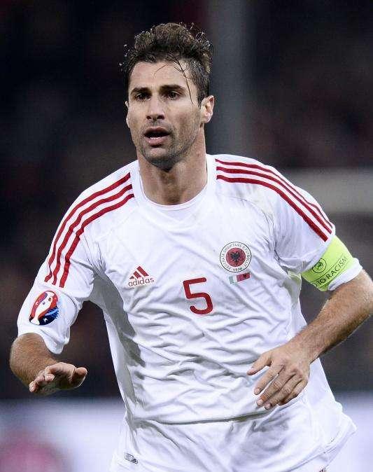 Curiosità: è l'ex laziale Cana il primo cattivo di Euro 2016