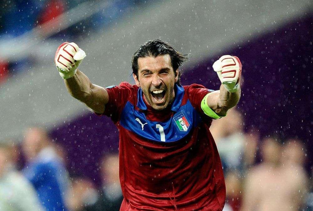 Italia, Buffon: "Mi sento italiano fino al midollo. Ecco perchè canto ad occhi chiusi"