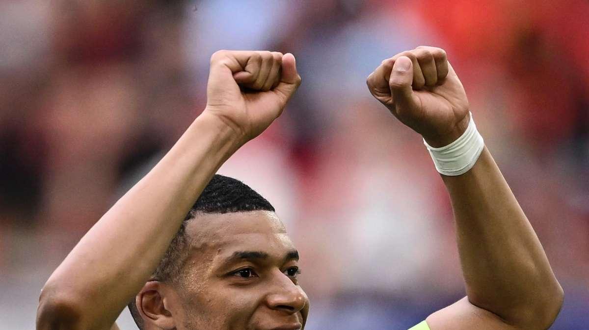 Francia, Mbappe fa i complimenti ad Ethan: "Ora darò un'occhia ai voli Madrid-Lille"