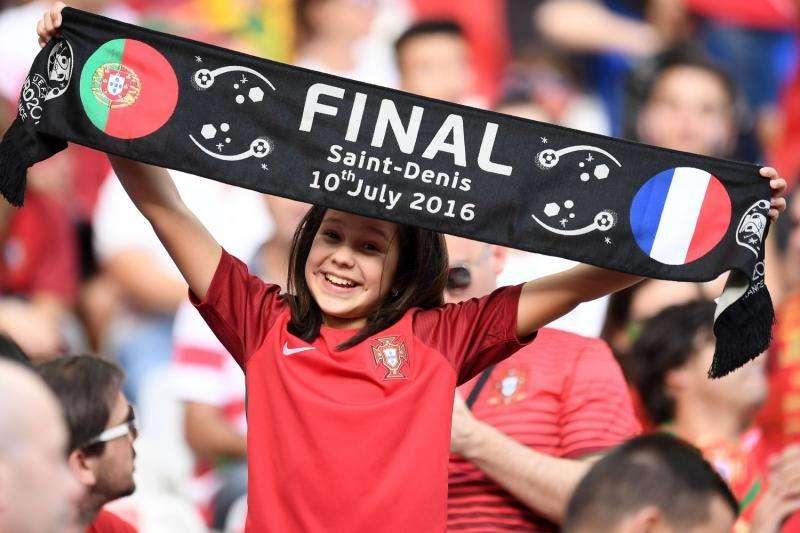 Portogallo, 10mila tifosi sugli spalti