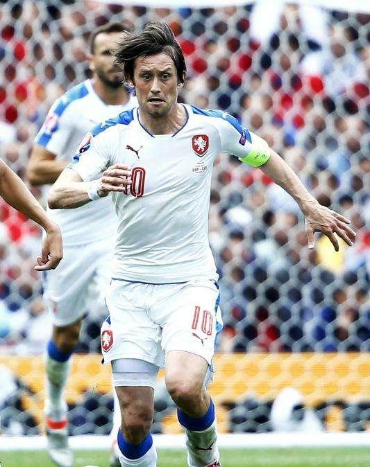 Tegola Repubblica Ceca: finisce l'europeo per Rosicky