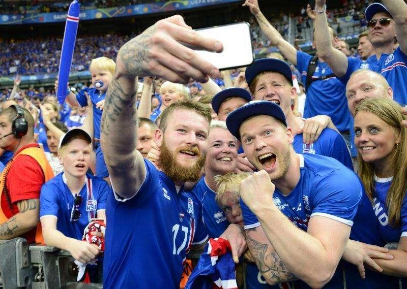 Islanda, Ronaldo nega la maglietta a Gunnarsson e i compagni gliela comprano