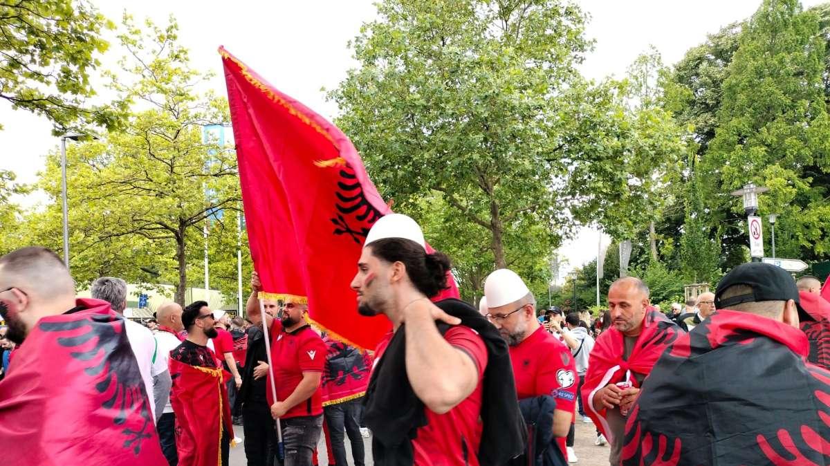 LIVE TE - Pullman azzurri arrivato con ampio anticipo. Invasione albanese al Signal Iduna Park (FOTO)