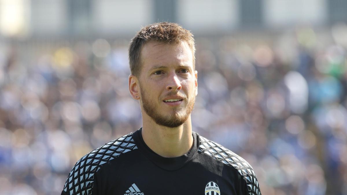 Juventus, arriva Neto: il portiere firma sino a fine stagione