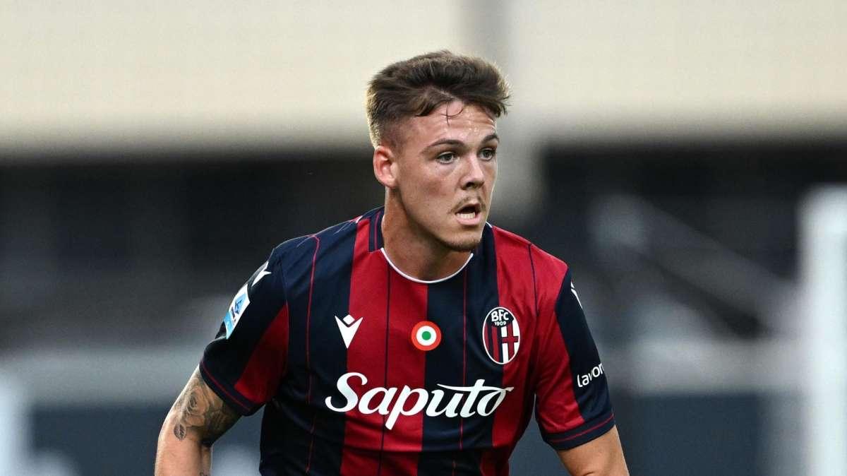Bologna, Holm costretto al cambio con la nazionale: le condizioni