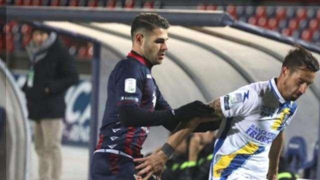 Il tabellino di Cosenza-Frosinone: risultato, marcatori, ammoniti e sostituzioni