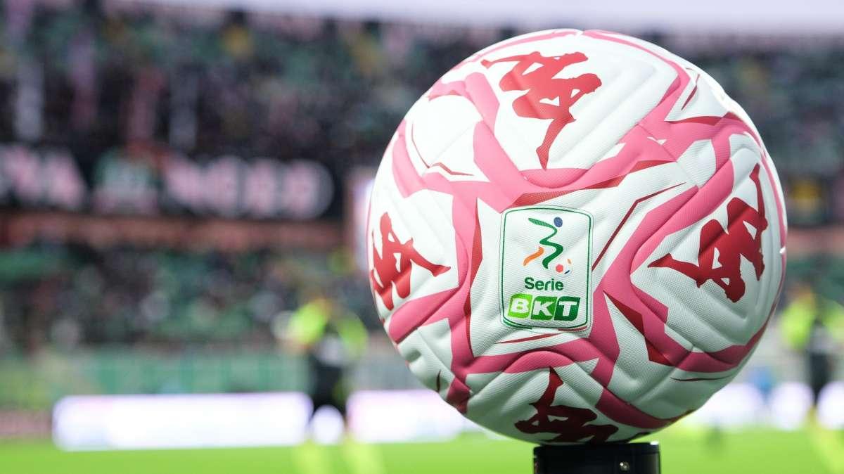 Subentra un'altra complicazione: entro il 6 giugno bisogna iscriversi alla prossima Serie B