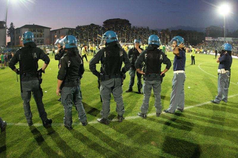 Scontri al "Matusa" per Frosinone Bologna - "Daspo di gruppo" (divieto di trasferta) agli 823 tifosi emiliani!!