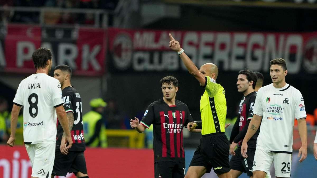 VERSO FROSINONE - CAGLIARI: i precedenti delle due squadre con l'arbitro Fabbri