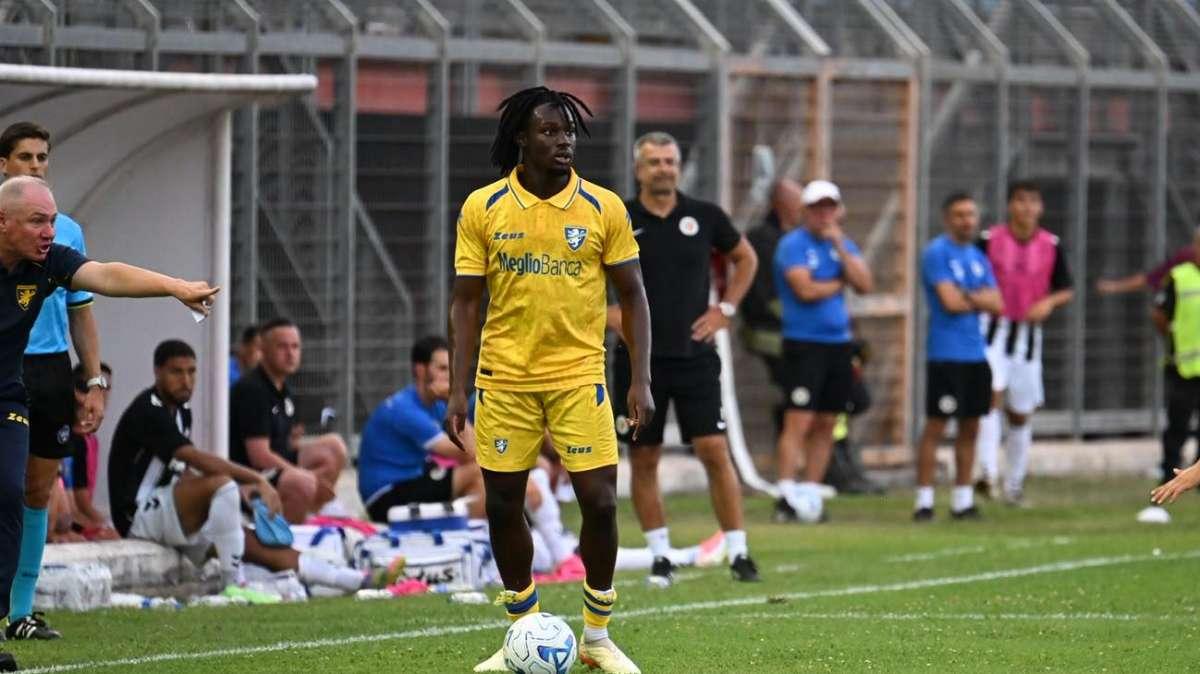 Frosinone, Alvini incorona Amey: "Voluto fortemente insieme a Castagnini. Con il Bologna ottimo rapporto"