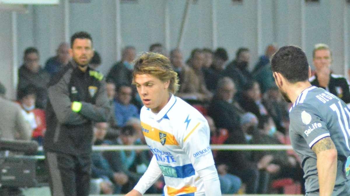 Frosinone, Valcareggi (ag. Zerbin) a Radio Kiss Kiss: “Sta facendo il liceo per prepararsi all’università. Partirà con la prima squadra e poi si vedrà