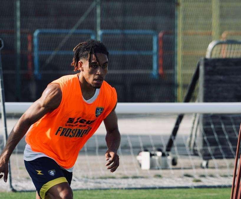 Frosinone, Oyono: "Sarebbe bello segnare col Napoli"