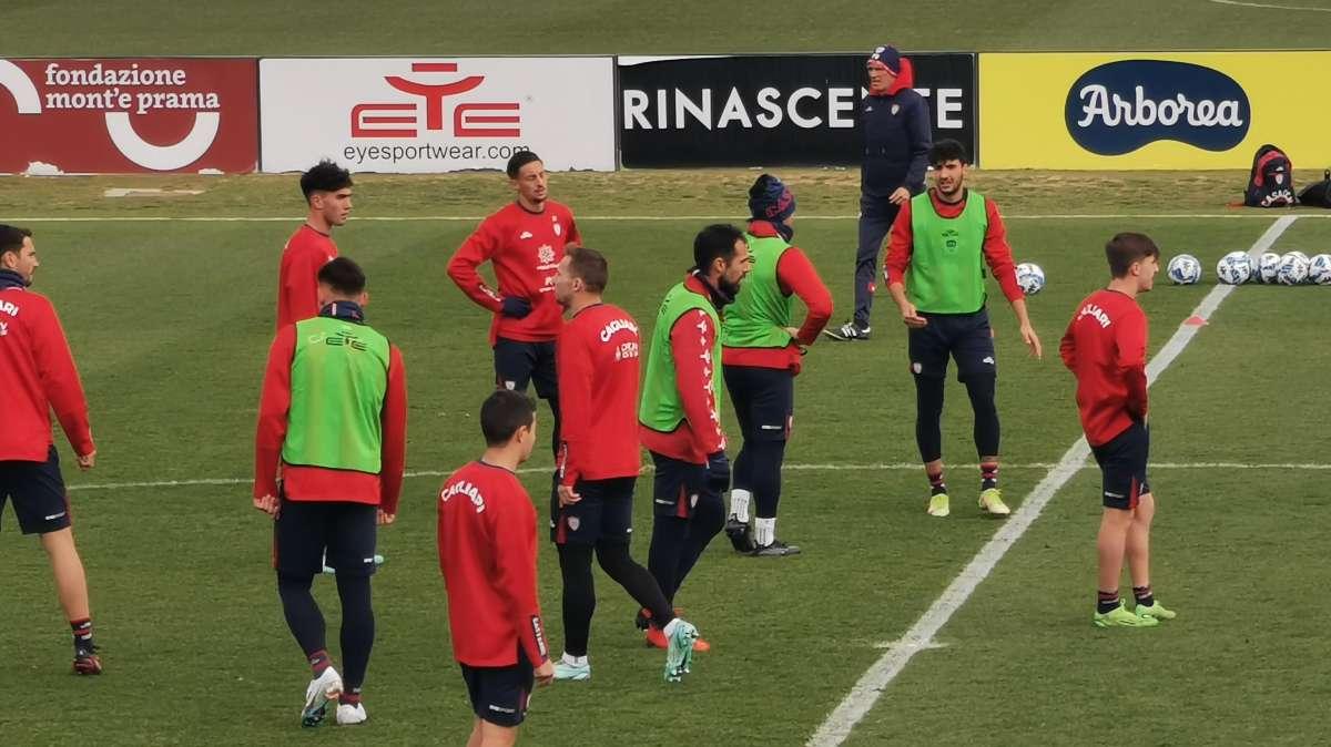 Playoff Serie B, il Cagliari raggiunge il Bari in finale: basta lo 0-0 con il Parma al Tardini