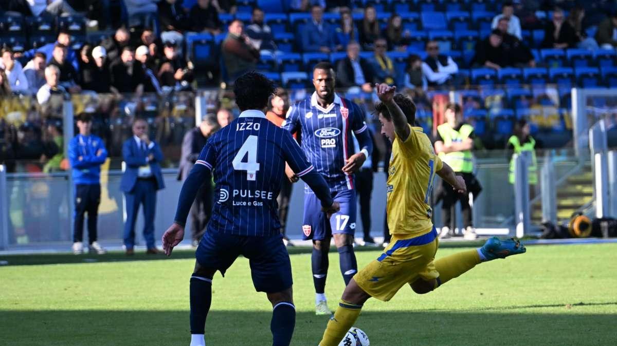 Monza-Frosinone: la capolista spensierata sfida la pressione dei brianzoli