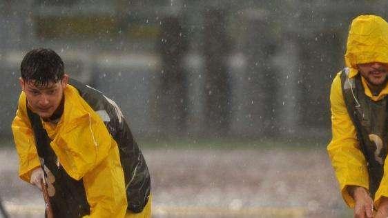 CdS - Frosinone, molto difficile manovrare il pallone tra vaste pozze d'acqua