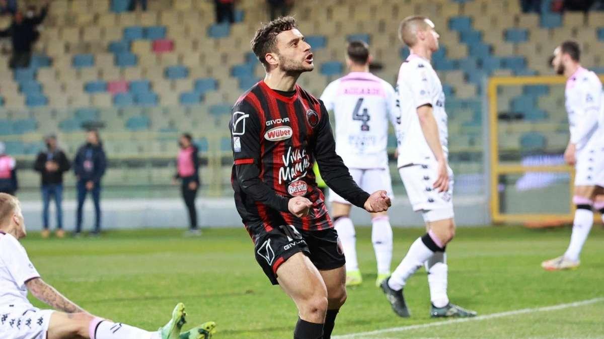 CALCIOMERCATO FROSINONE- I giallazzurri seguono Davide Merola del Foggia