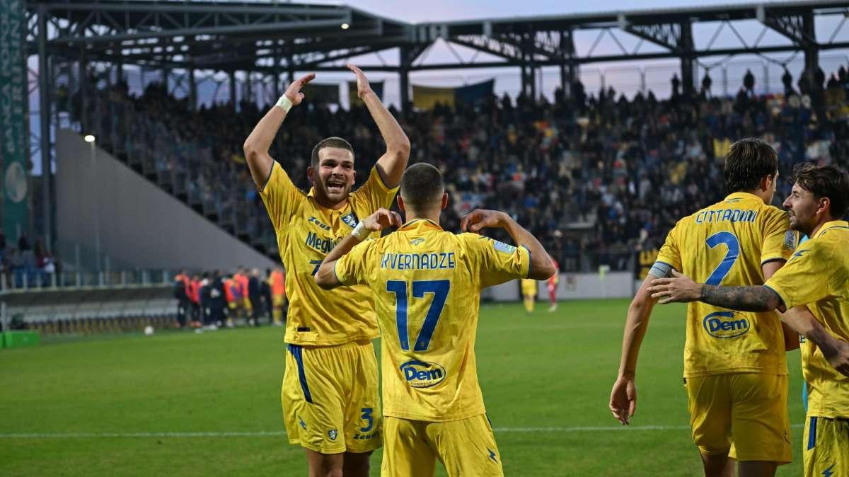 Frosinone, 25 i convocati di Alvini per la gara di domani a Pescara: giallazzurri quasi al gran completo