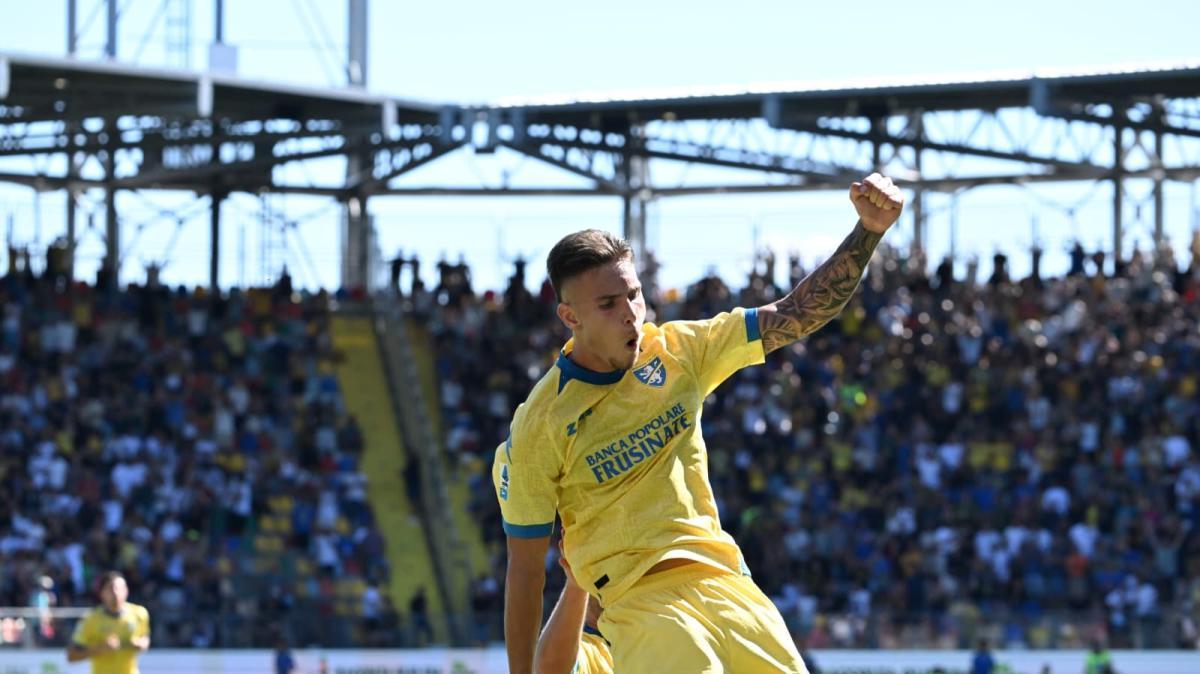 Frosinone-Venezia 3-2: da 2-0 a 2-2, poi il sigillo di Kvernadze regala la vittoria ai giallazzurri