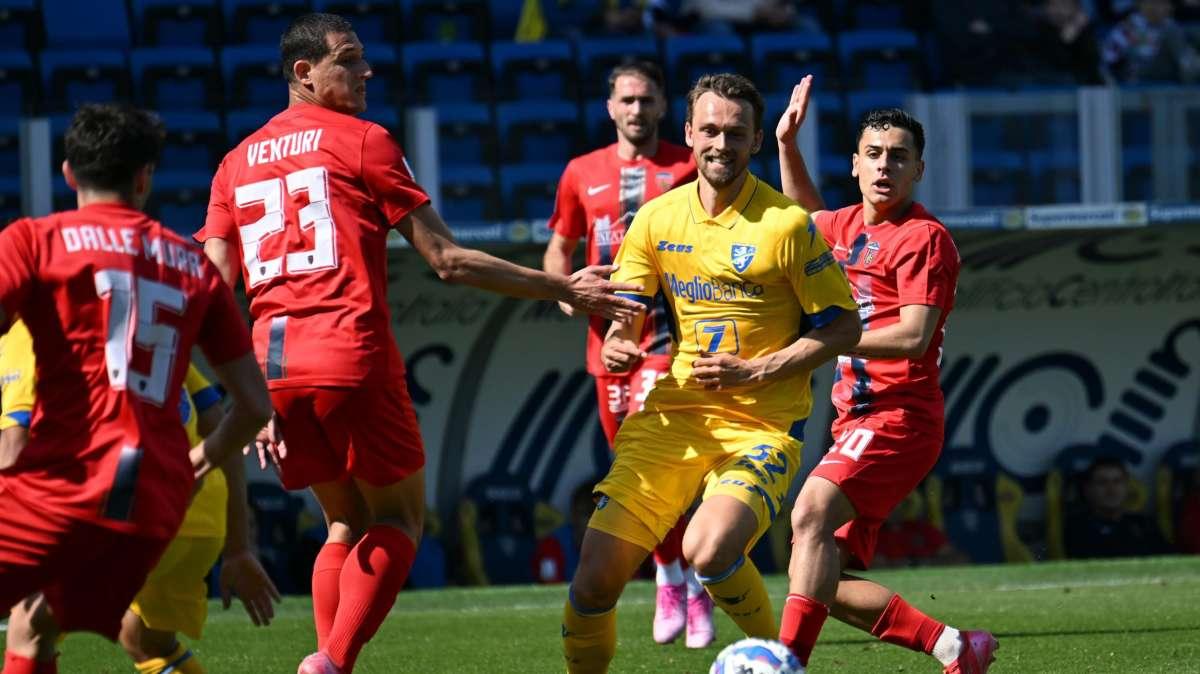 Fotogallery - Le immagini più belle di Frosinone-Cosenza 2-2
