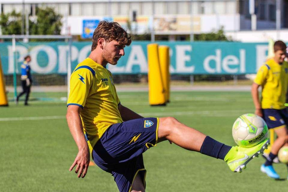 Luciani su Instagram: "Allenati come se non avessi mai vinto, gioca come se non avessi mai perso"