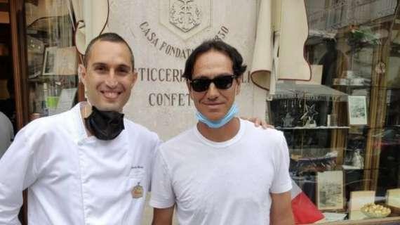 Alessandro Nesta ad Amalfi tra dolci della Pasticceria Pansa e battute sul calcio