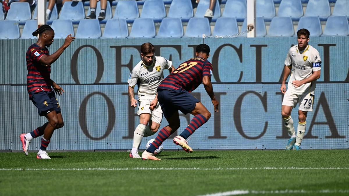 Genoa-Frosinone nella storia: primo rigore e prima chiamata al VAR della Serie A 26/27