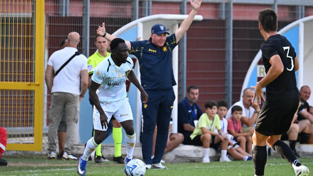 Frosinone, un avvio da brividi: Juve, Fiorentina e Como non aspettano. Rosa da completare ora