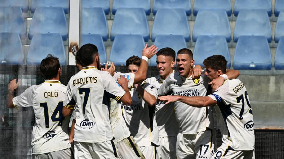 PAGELLE Genoa-Frosinone 1-1: Gol di Kvernadze, Masini e Calvani sugli scudi