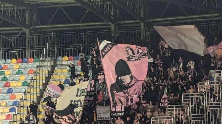 VIDEONOTIZIA - I tifosi del Palermo contestano la squadra nel postpartita