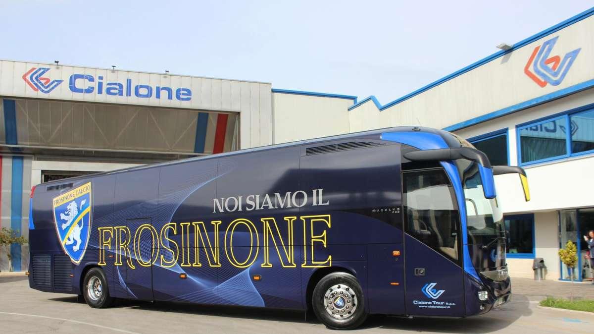FOTONOTIZIA - Presentato il nuovo pullman del Frosinone calcio