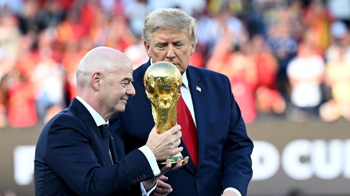 Scontro UEFA-FIFA: chiesta un'azione penale contro Infantino per mala gestione
