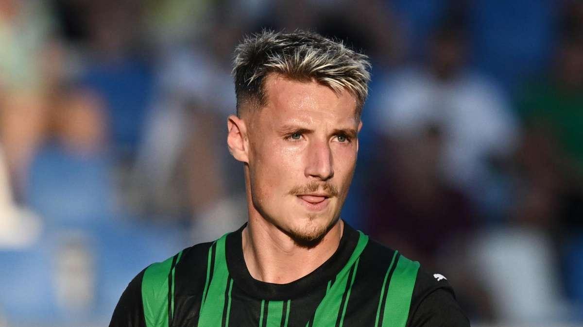 Pinamonti sul prato del 'Benito Stirpe' continua a pungere: doppietta contro il suo ex Frosinone