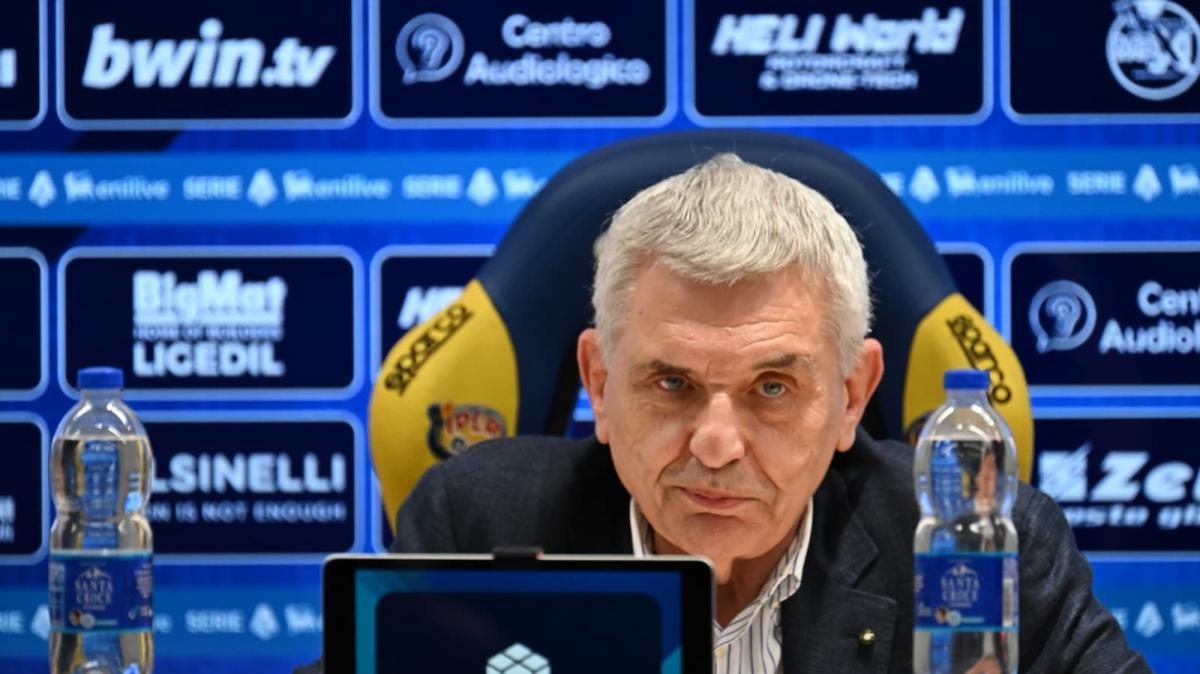 Ill presidente Stirpe senza filtri: "Siamo tutti in discussione, l'unico obiettivo è la Serie A"