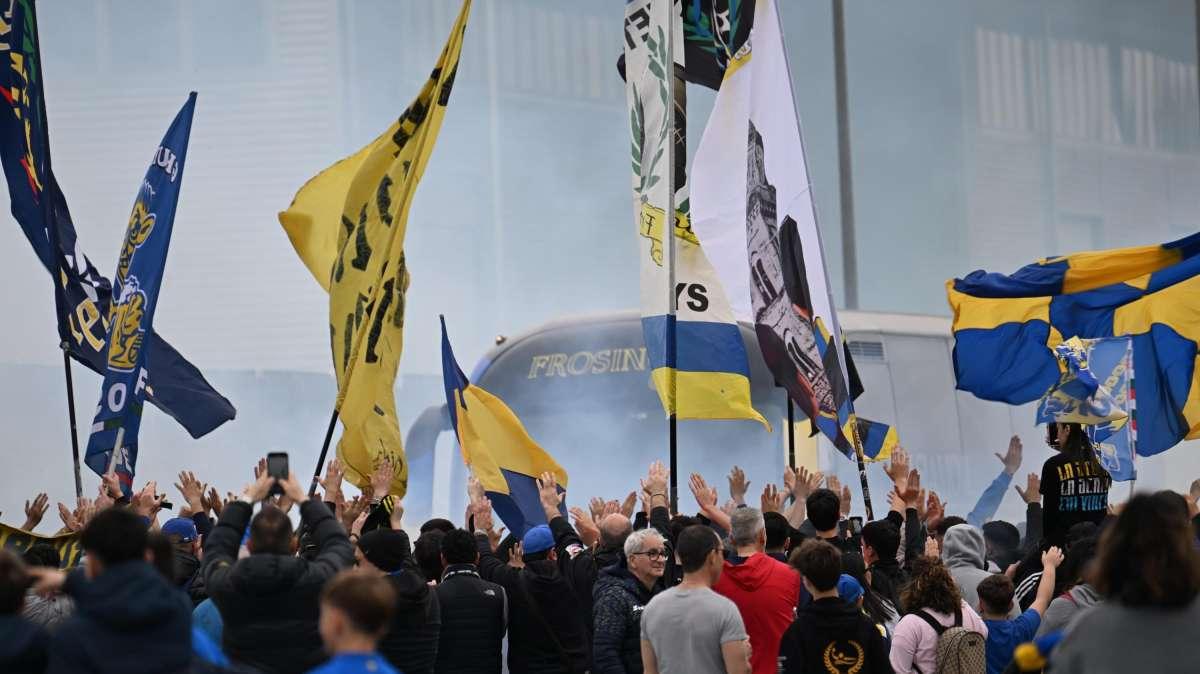 Serie B, 30° turno: 6 gare su 10 sopra i 10.000 spettatori. Frosinone...