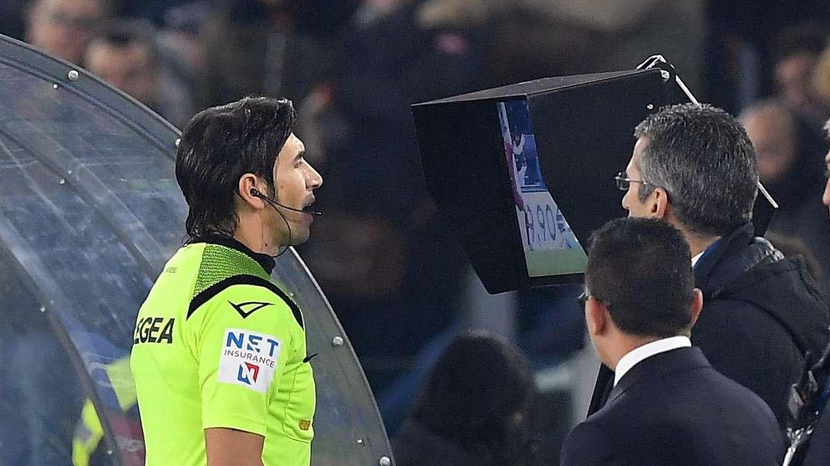 Tra ritardi sul fischio di inizio e gol annullati è il VAR il protagonista dei playoff di Serie B