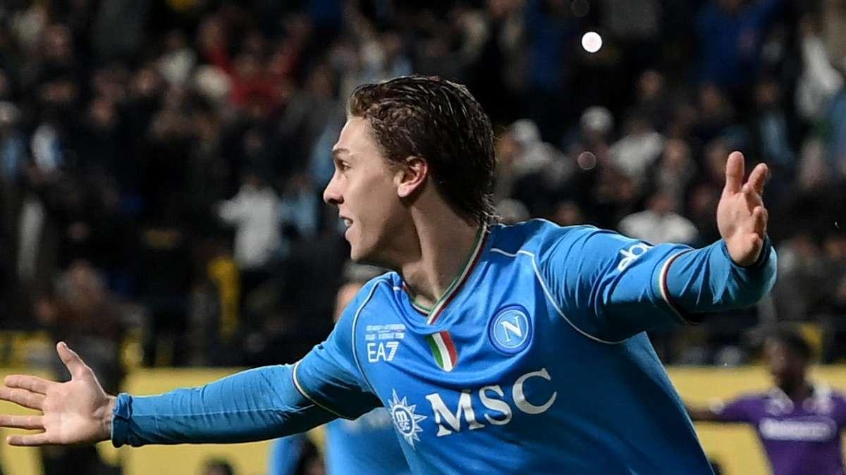 Doppietta di Alessio Zerbin, il Napoli vola in finale di Supercoppa Italiana: 3-0 alla Fiorentina