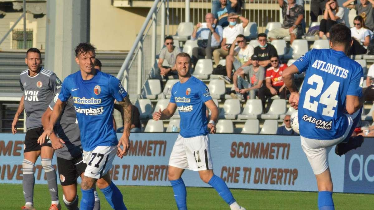 Serie B, le decisioni del Giudice Sportivo dopo la 27^giornata. Sono 4 i calciatori fermati per un turno: nessuno salterà la gara Frosinone-Venezia