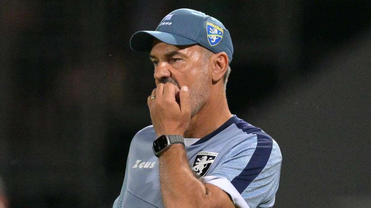 Dazn - Frosinone, Vivarini è pericolosamente in bilico: la sua posizione andrà valutata durante la sosta