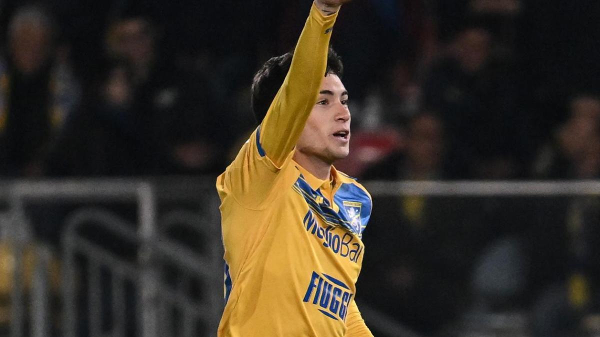 Stirpe spiega il mercato senza la Juventus: "Cambio filosofia, ora acquisti a titolo definitivo"