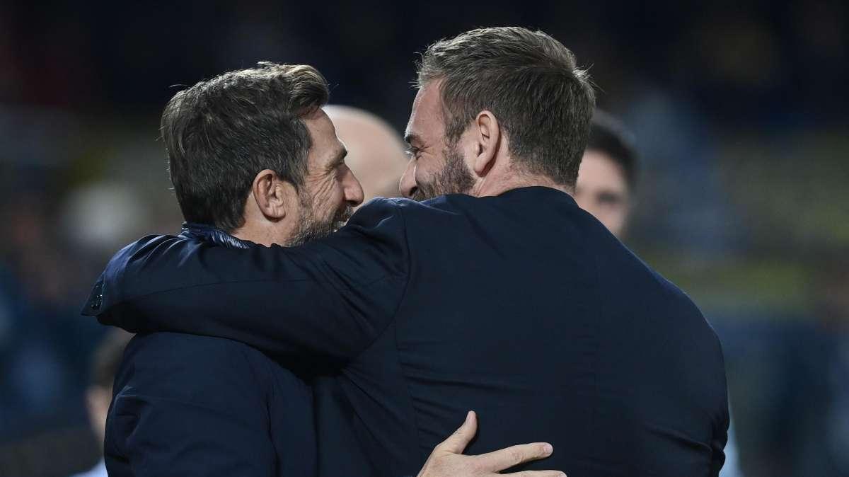 Fotonotizia - Di Francesco e De Rossi si abbracciano prima del match
