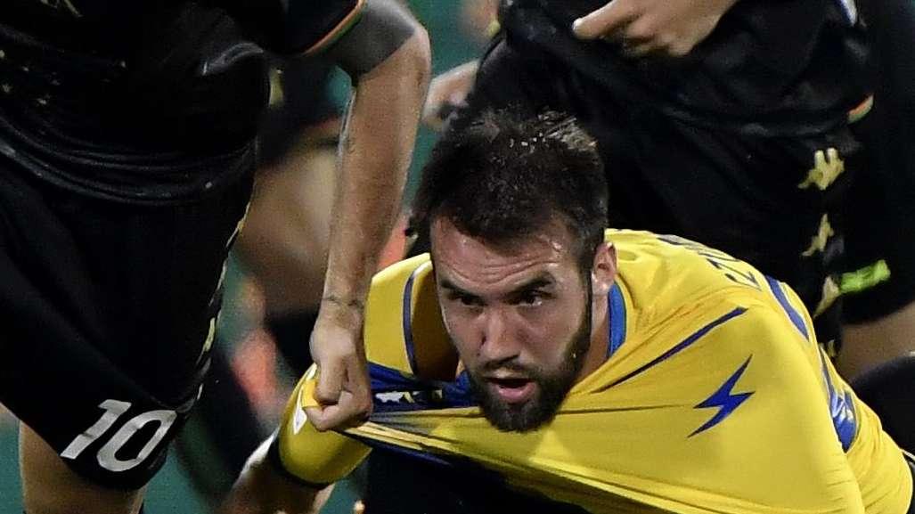 Serie B, le decisioni del Giudice Sportivo: undici squalificati per un turno, Szyminski salterà il match di Lecce