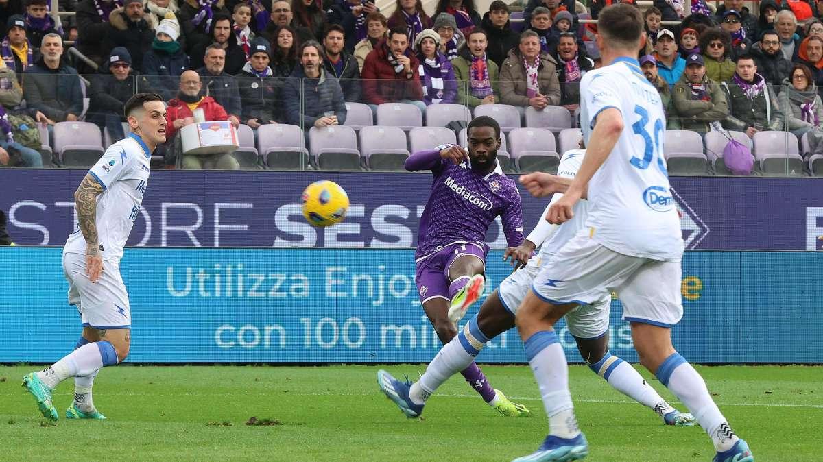 PAGELLE Fiorentina-Frosinone 5-1: segna Mazzitelli, si salva Soulè. Molte insufficienze