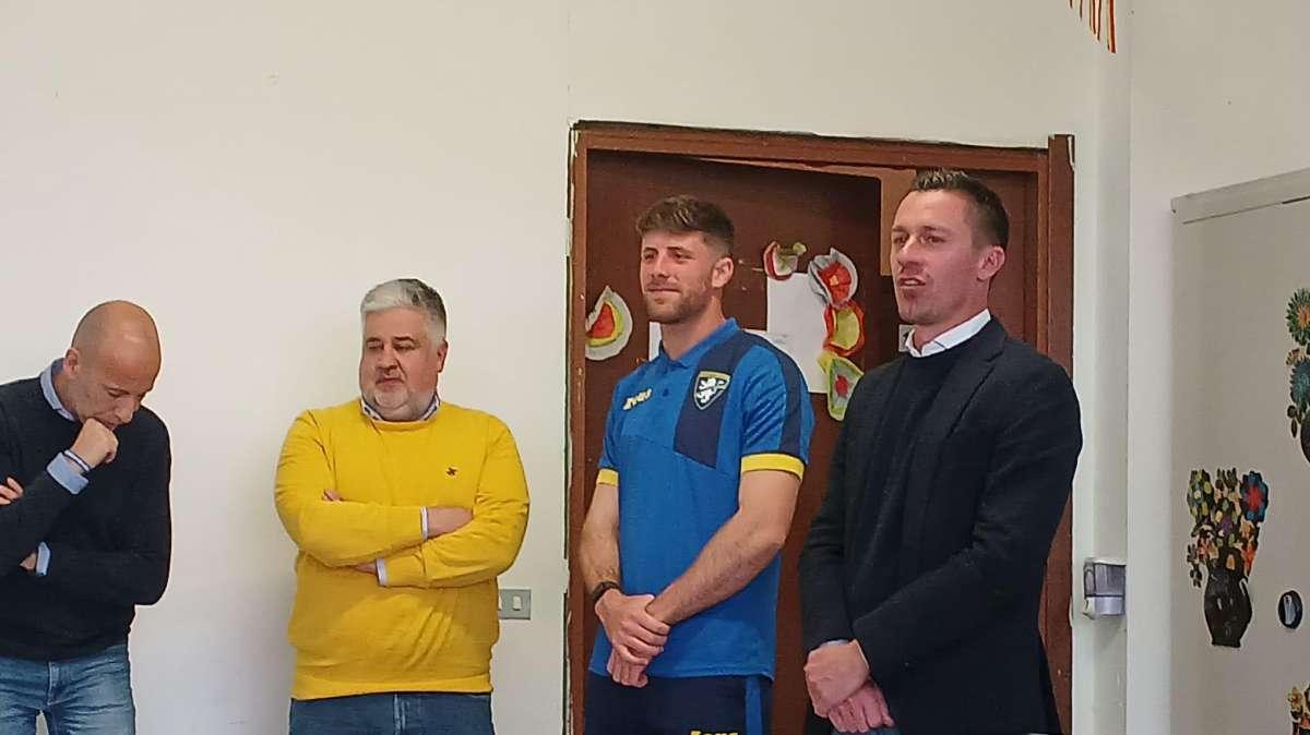 LA STORIA DEL FROSINONE CALCIO: un viaggio nel calcio della Ciociaria attraverso l’esposizione delle maglie storiche