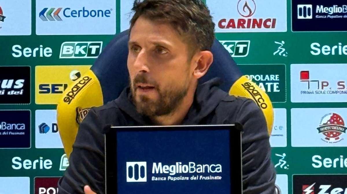 RIVIVI IL LIVE TF Conferenza stampa Leandro Greco: "Il Cosenza senza penalizzazione sarebbe ai playoff. Gara complicata"