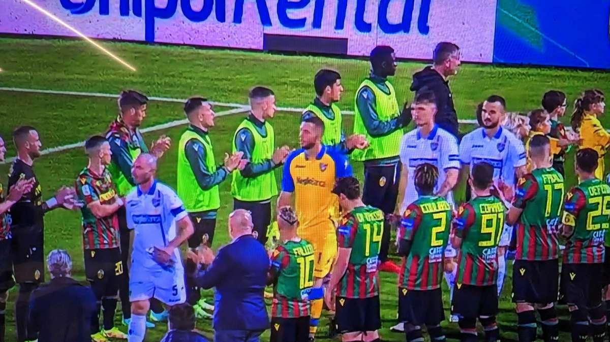 FOTONOTIZIA - Passerella d'onore della Ternana per il Frosinone