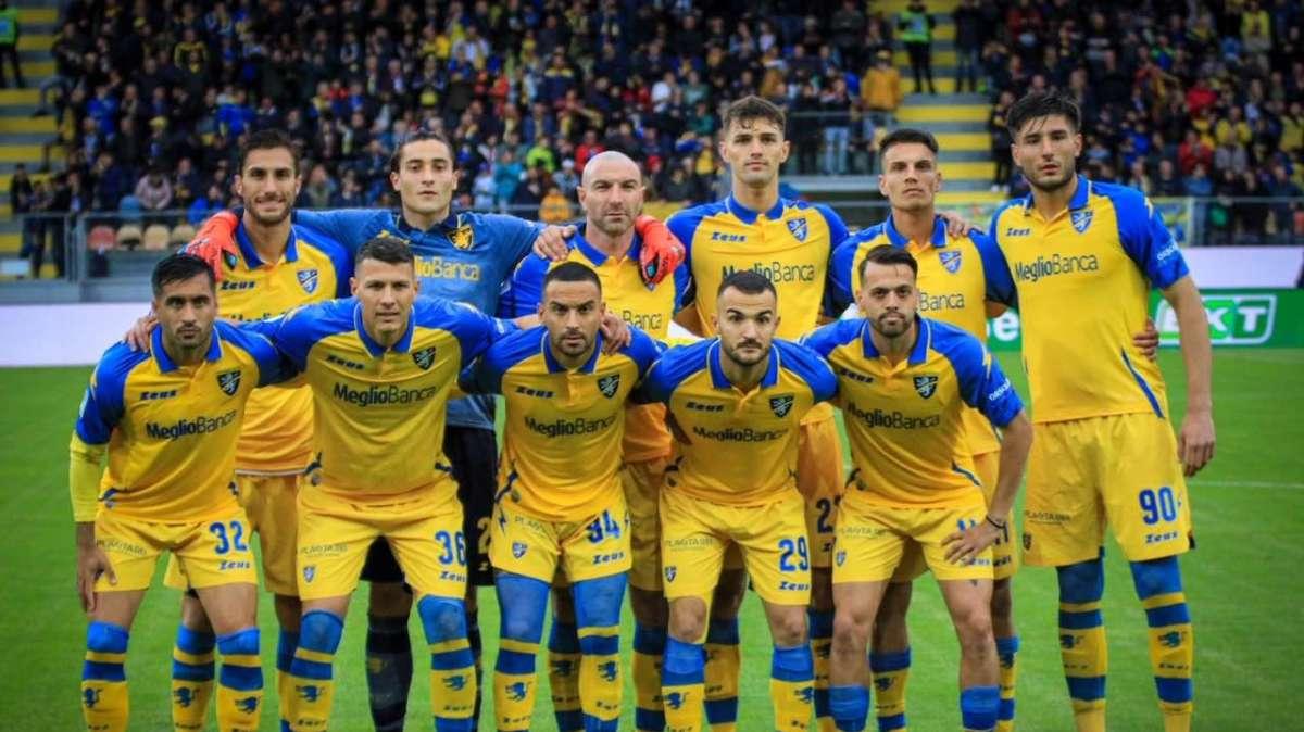 Frosinone, è tuo il primo posto! 3-2 al Genoa, cronaca e tabellino